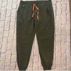 Women’s Green Jogger Figs Size L